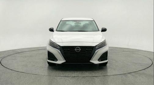Glacier White 2025 Nissan Altima SV FWD