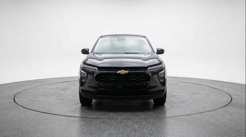 Mosaic Black Metallic 2025 Chevrolet Trax LT