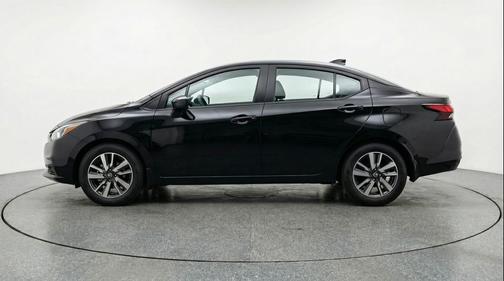 Super Black 2025 Nissan Versa 1.6 SV