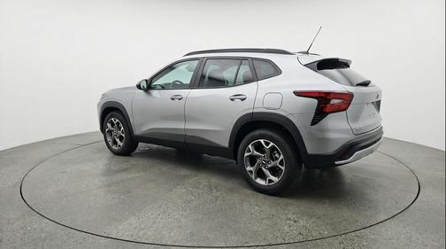 Sterling Gray Metallic 2025 Chevrolet Trax LT