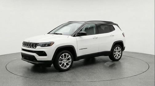 Bright White Clearcoat 2025 Jeep Compass Limited
