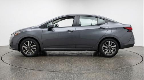 Gun Metallic 2025 Nissan Versa 1.6 SV