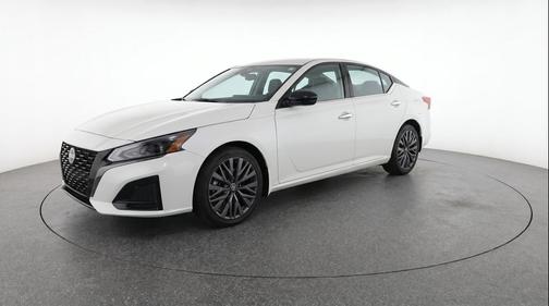 Glacier White 2025 Nissan Altima SV FWD