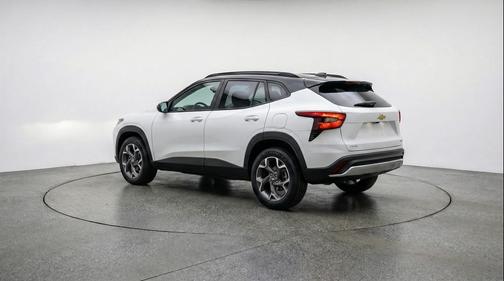 Summit White 2025 Chevrolet Trax LT