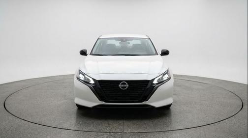 Pearl White Tricoat 2025 Nissan Altima SV FWD
