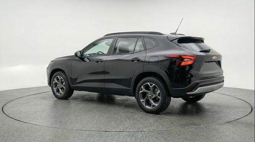 Mosaic Black Metallic 2025 Chevrolet Trax LT