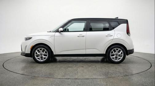 Snow White Pearl 2025 Kia Soul LX