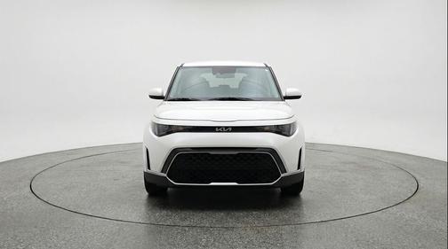 Snow White Pearl 2025 Kia Soul LX