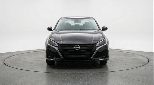 Super Black 2025 Nissan Altima SV FWD