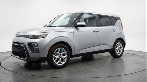 Steel Gray 2025 Kia Soul LX