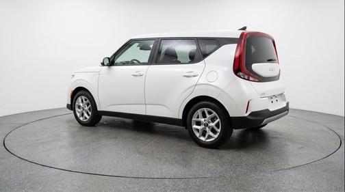 Snow White Pearl 2025 Kia Soul LX