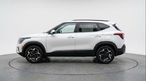 Snow White Pearl 2025 Kia Seltos S