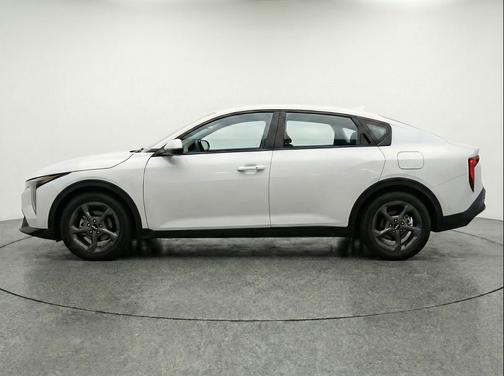 Snow White Pearl 2025 Kia K4 LXS