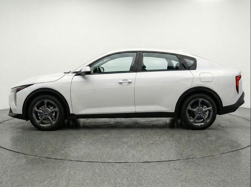 Snow White Pearl 2025 Kia K4 LXS