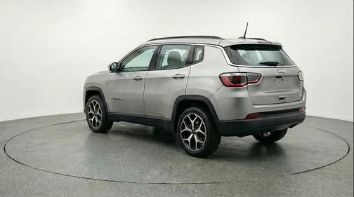 Silver Zynith Metallic Clearcoat 2025 Jeep Compass Limited