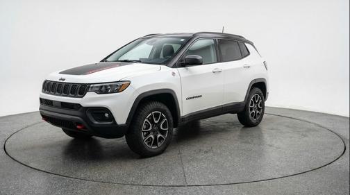 Bright White Clearcoat 2025 Jeep Compass Trailhawk