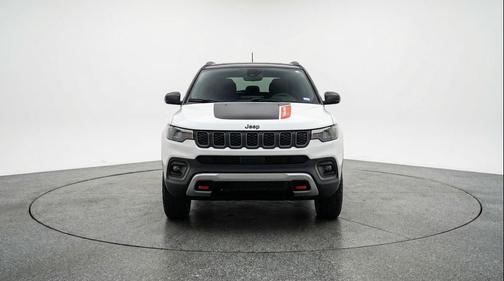Bright White Clearcoat 2025 Jeep Compass Trailhawk