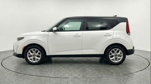 Snow White Pearl 2025 Kia Soul LX