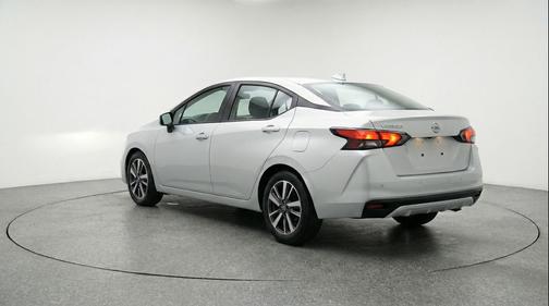 Brilliant Silver Metallic 2025 Nissan Versa 1.6 SV