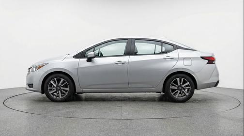 Brilliant Silver Metallic 2025 Nissan Versa 1.6 SV