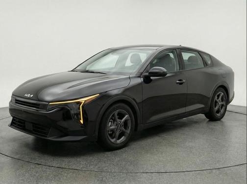 Aurora Black Pearl 2025 Kia K4 LXS