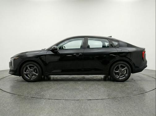 Aurora Black Pearl 2025 Kia K4 LXS