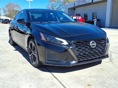 2023 Nissan Altima SR FWD