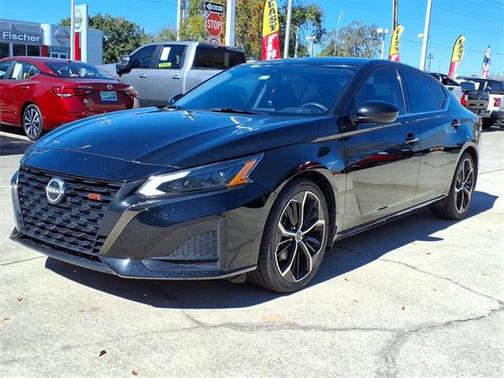 2023 Nissan Altima SR FWD