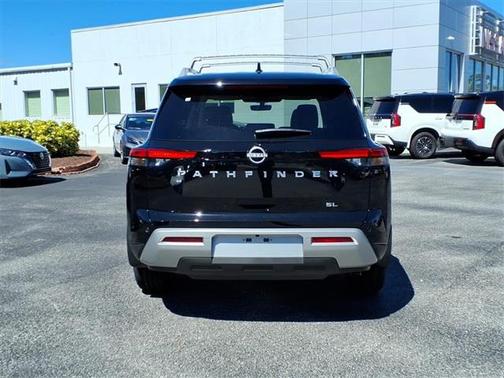 2025 Nissan Pathfinder SL FWD