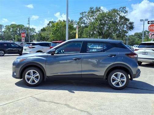 2025 Nissan Kicks S