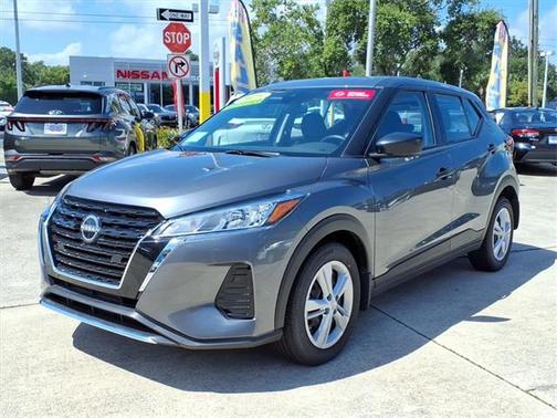 2025 Nissan Kicks S