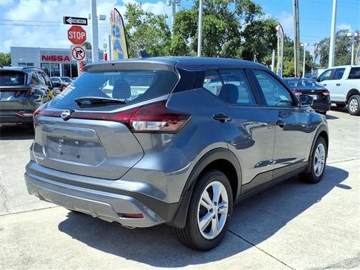 2025 Nissan Kicks S