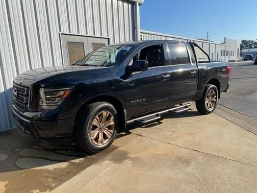 2024 Nissan Titan SV