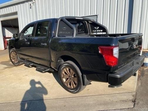 2024 Nissan Titan SV