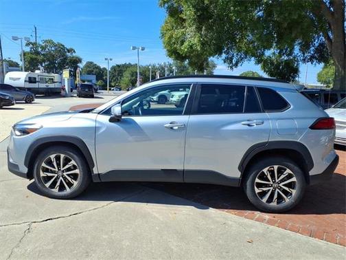 2024 Toyota Corolla Cross XLE