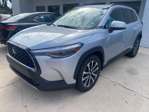 2024 Toyota Corolla Cross XLE