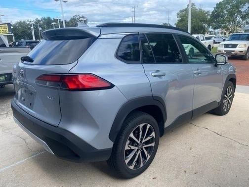 2024 Toyota Corolla Cross XLE