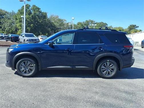 2025 Nissan Pathfinder SV FWD