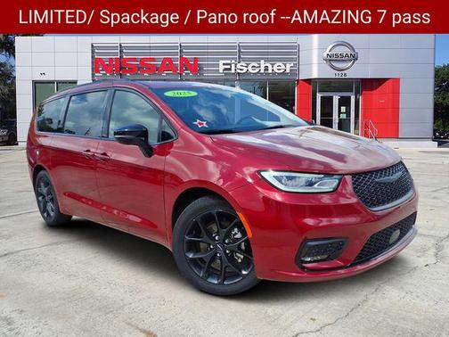 Red Hot Pearlcoat 2025 Chrysler Pacifica Limited