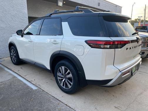 2023 Nissan Pathfinder SL 4WD