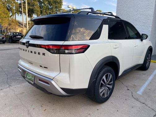 2023 Nissan Pathfinder SL 4WD