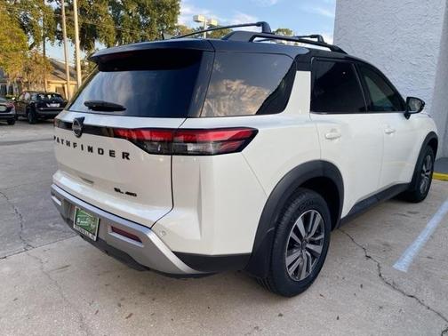 2023 Nissan Pathfinder SL 4WD