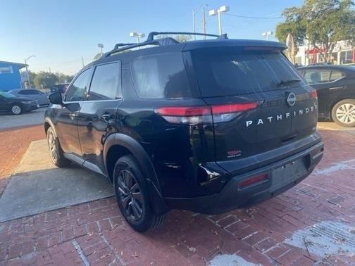 2024 Nissan Pathfinder SV FWD