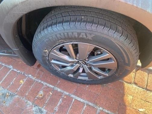 2024 Nissan Pathfinder SV FWD