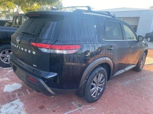 2024 Nissan Pathfinder SV FWD