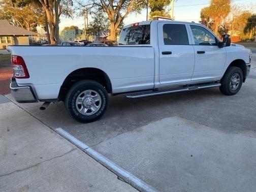 2024 RAM 3500 Tradesman Crew Cab 4x4 8' Box