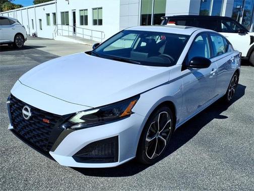 2025 Nissan Altima SR FWD