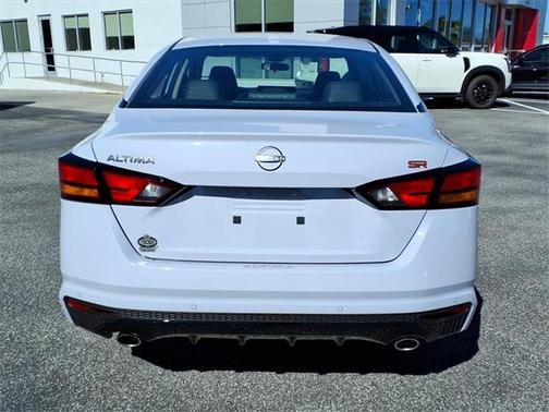 2025 Nissan Altima SR FWD