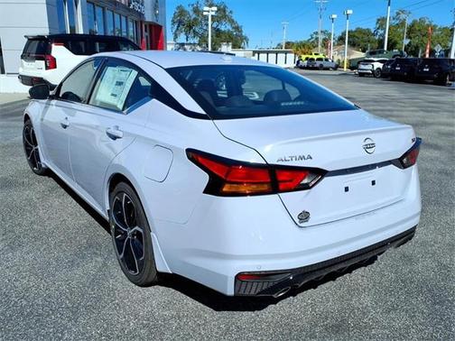 2025 Nissan Altima SR FWD