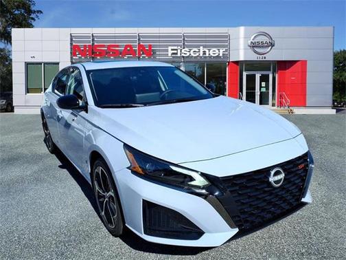 2025 Nissan Altima SR FWD